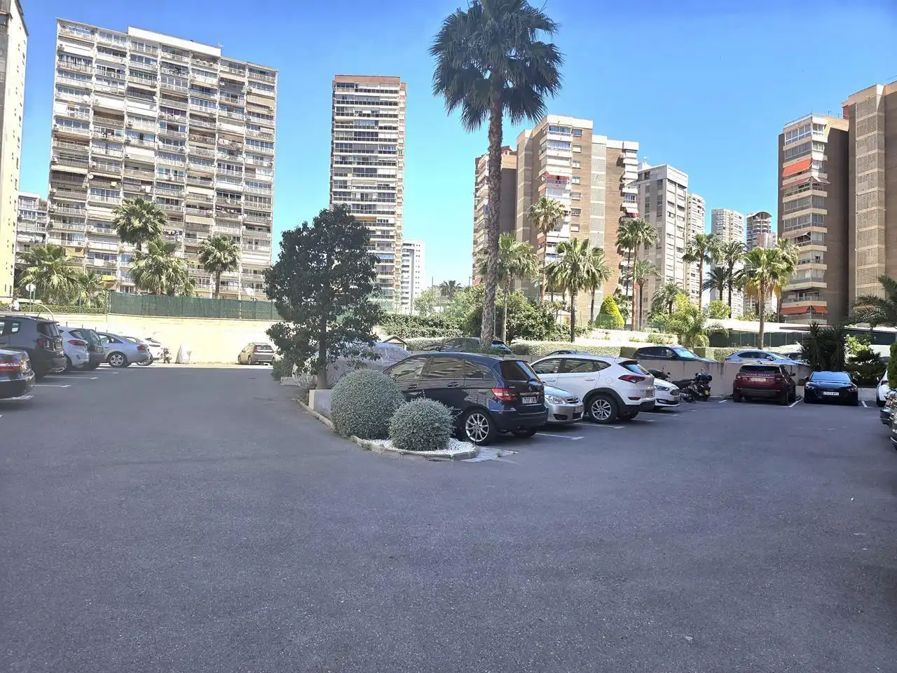 Parking de Piso en venta en Benidorm con Terraza y Amueblado