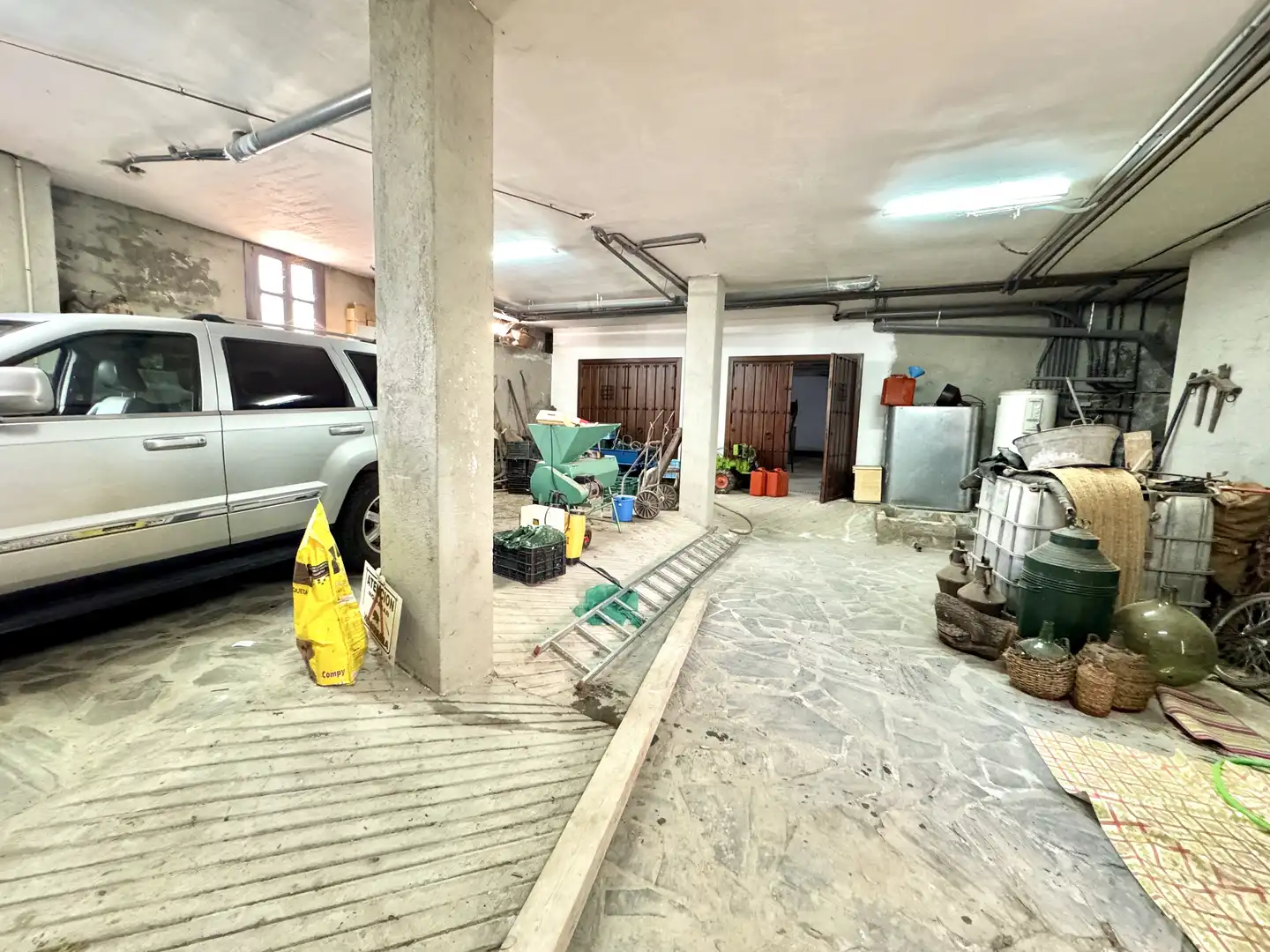 Buildings for sale in Juviles  with Alarm