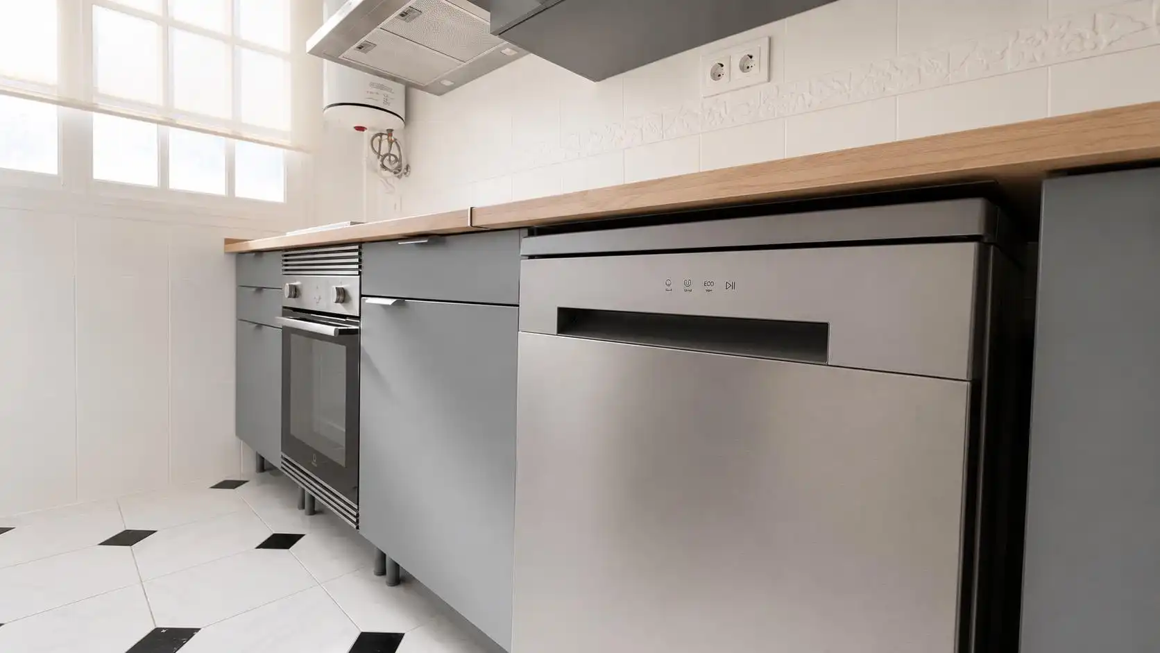 Kitchen of Flat for rent in Valencia  with Air Conditioner, Furnished and Balcony