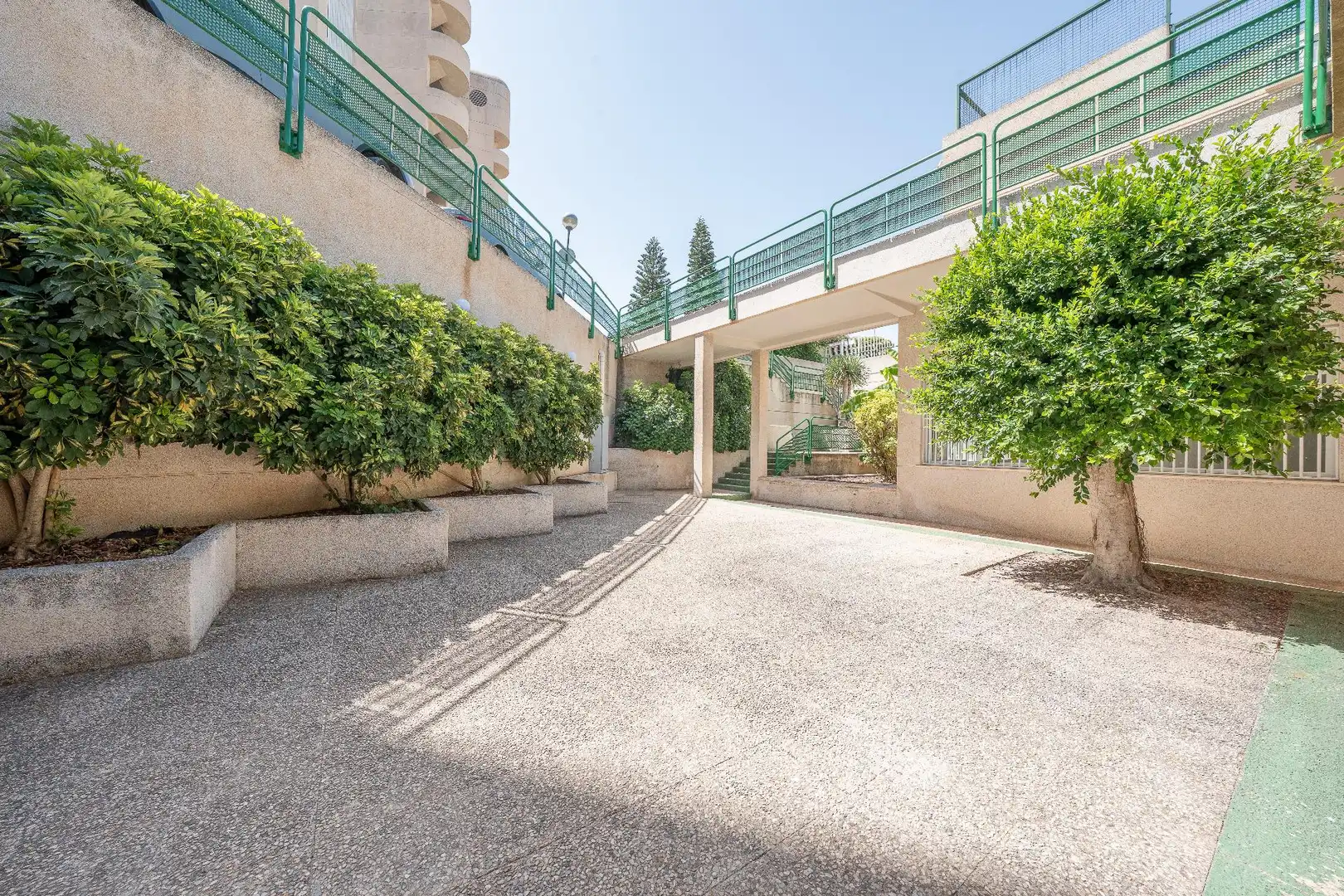 Vista exterior de Apartament en venda en El Campello amb Jardí privat, Terrassa i Balcó