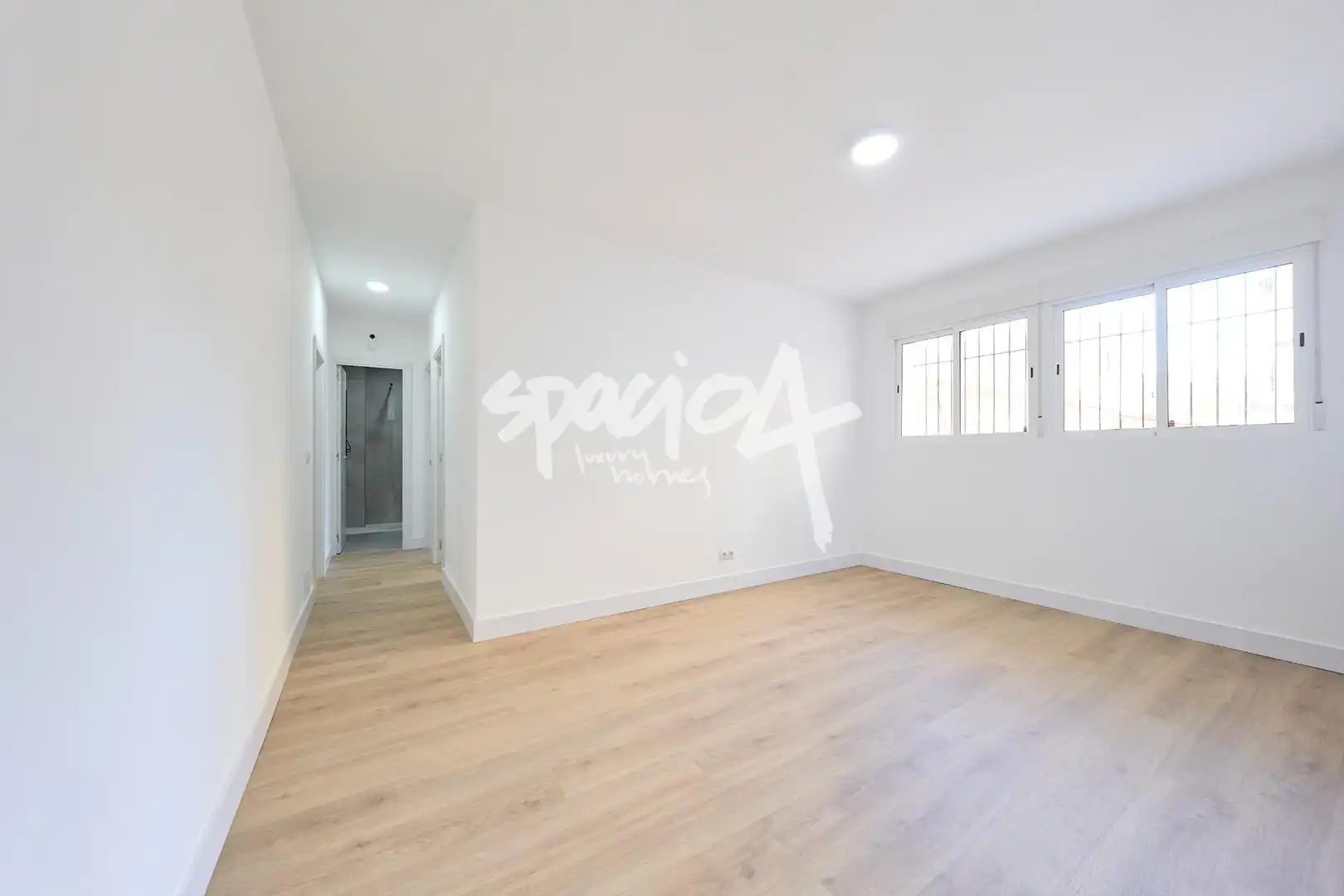 Bedroom of Flat for sale in  Madrid Capital  with Alarm