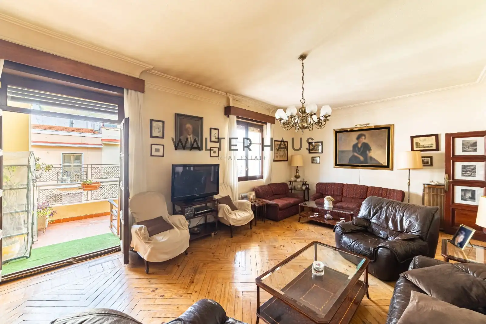 Flat with lift for sale in Calle del Duque de Sesto