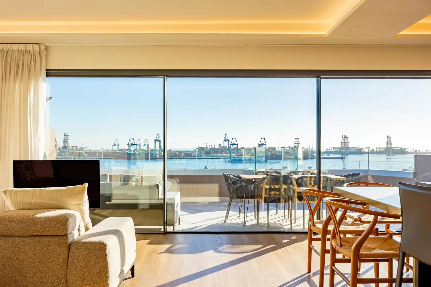 Wohnzimmer von Dachboden zum Verkauf in Las Palmas de Gran Canaria mit Klimaanlage, Terrasse und Möbliert