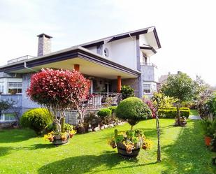 Vista exterior de Casa o xalet en venda en Durango amb Calefacció, Jardí privat i Parquet