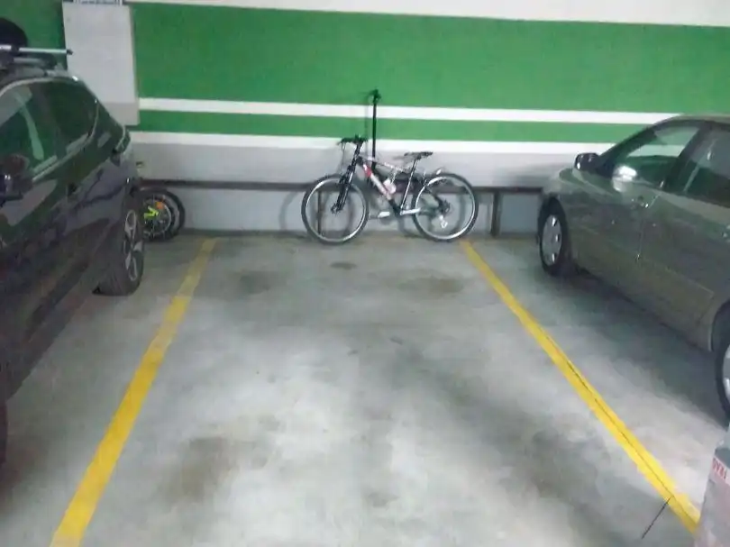 Parking of Garage for rent in Madrid  with Alarm