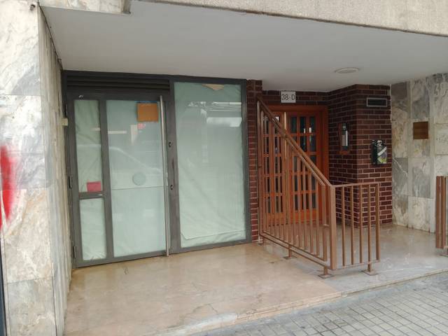 Local comercial en Venta en Calle de Desiderio Escosura, 38D en Ciudad Jardín - Parque Roma
