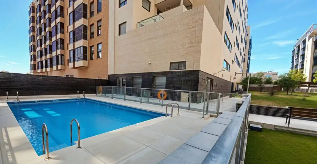 Swimming pool of Flat for rent in Madrid  with Air Conditioner, Heating and Private garden