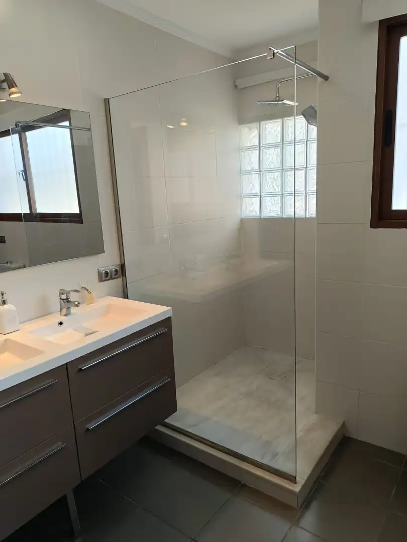 Baño de Casa o chalet en venta en Marbella con Aire acondicionado, Terraza y Trastero
