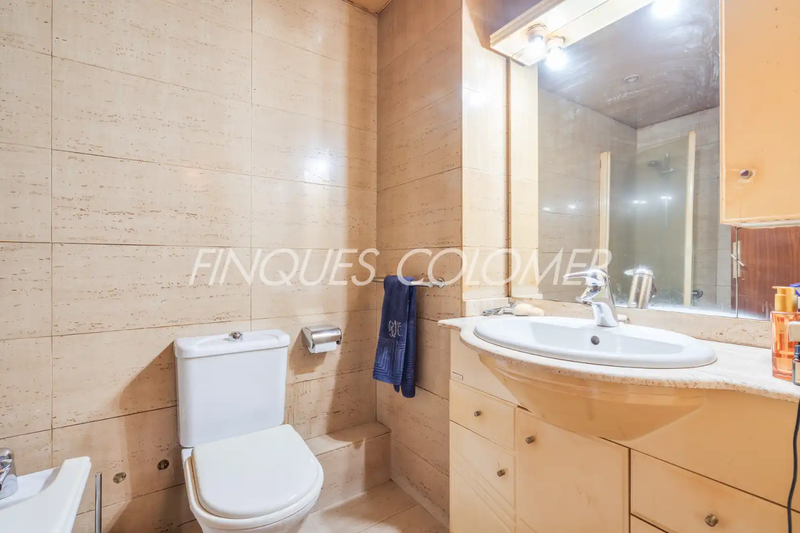 Baño de Ático en venta en Rubí con Calefacción, Terraza y Horno