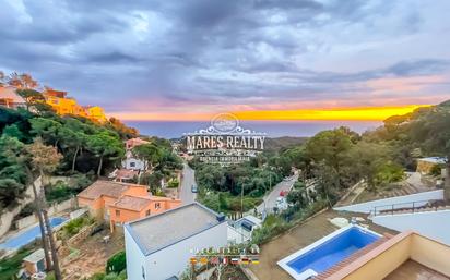 Vista exterior de Casa o xalet en venda en Lloret de Mar amb Piscina