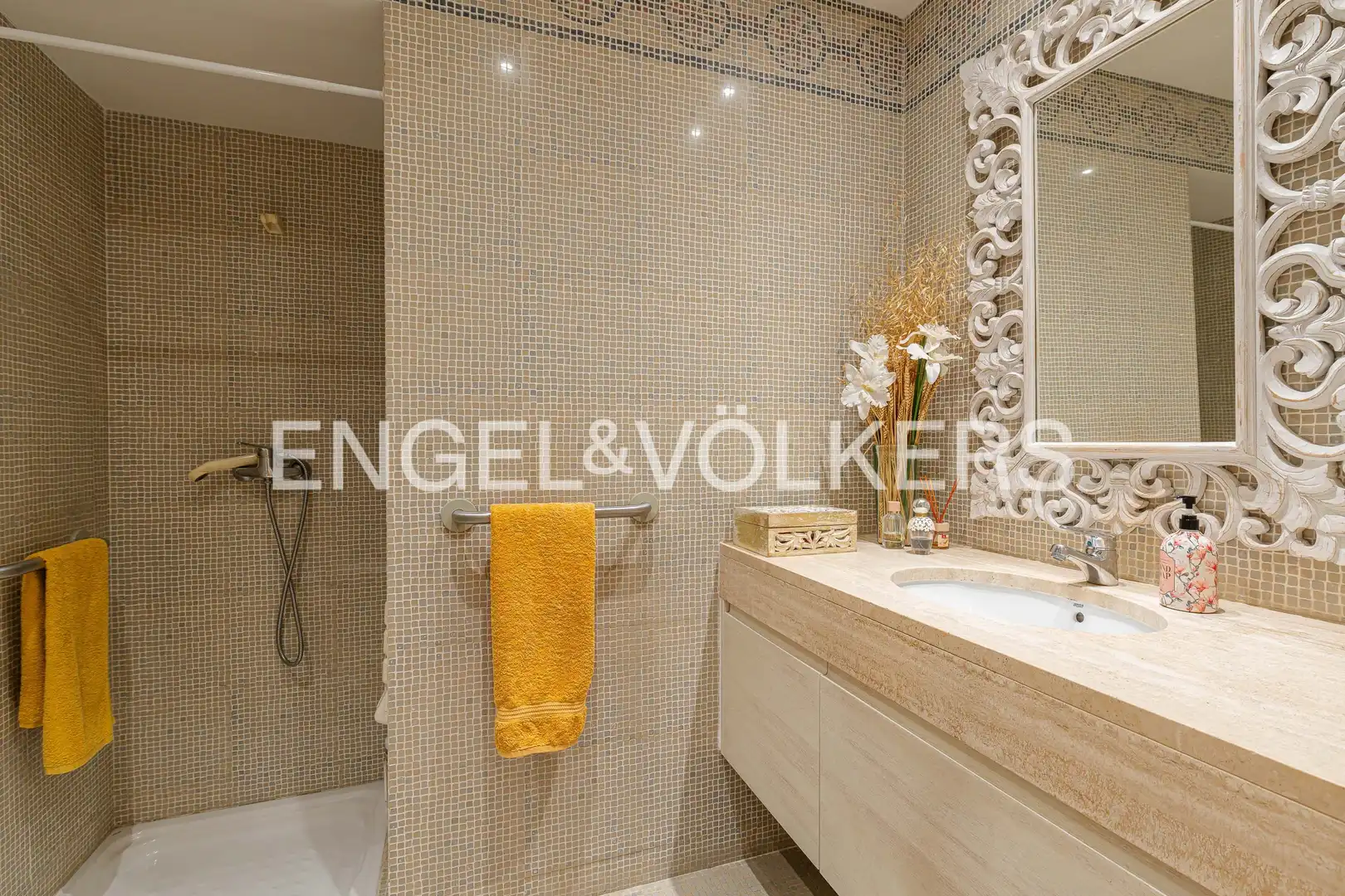 Baño de Casa o chalet en venta en Las Rozas de Madrid con Aire acondicionado, Calefacción y Jardín privado