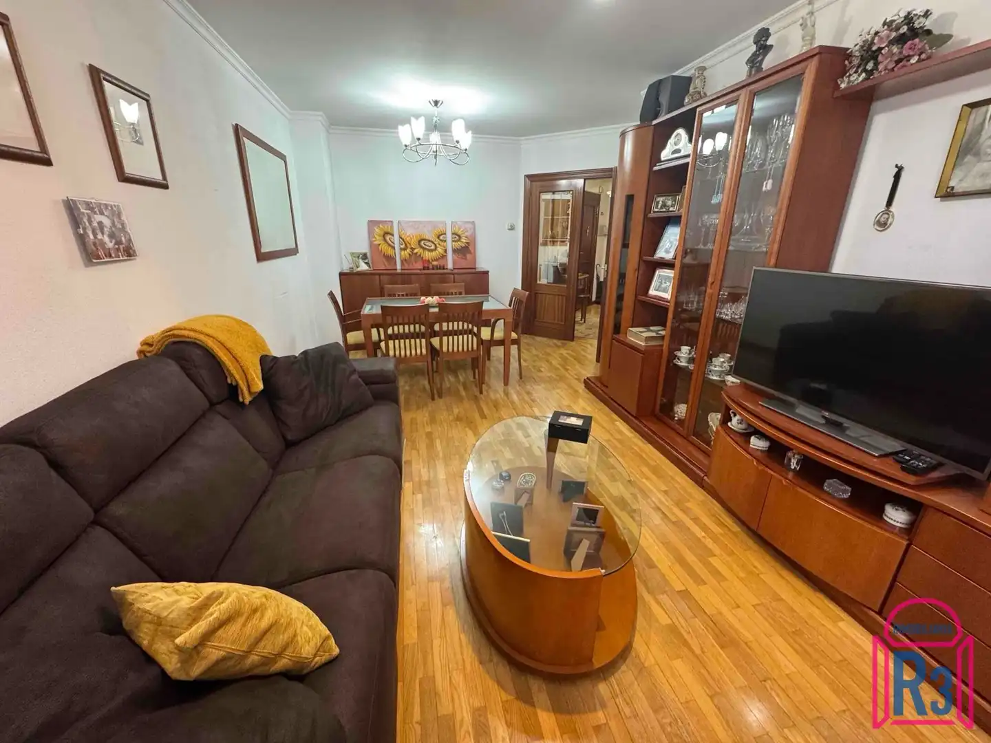 Sala de estar de Piso en venta en León Capital  con Calefacción, Terraza y Trastero