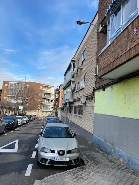 Vista exterior de Local en venta en Madrid