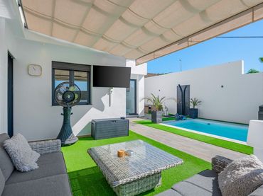 Villa con piscina in vendita a Calle Pales