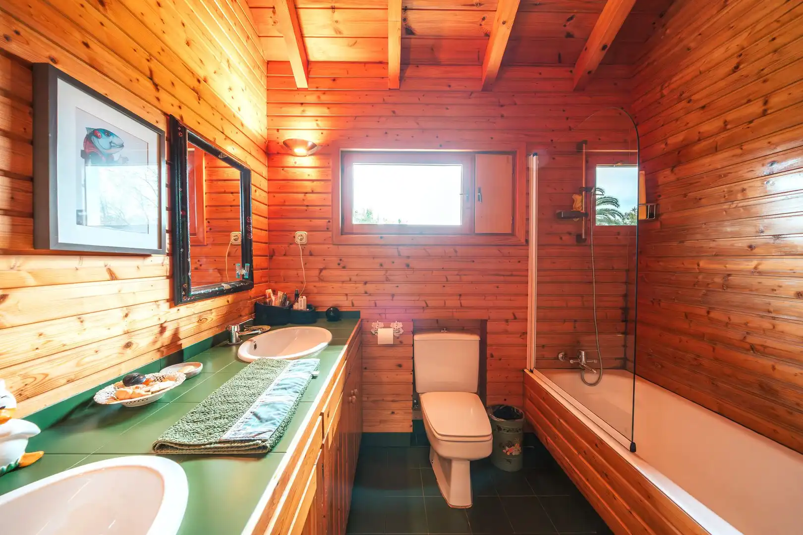 Baño de Casa o chalet en venta en Fruiz con Aire acondicionado, Calefacción y Jardín privado