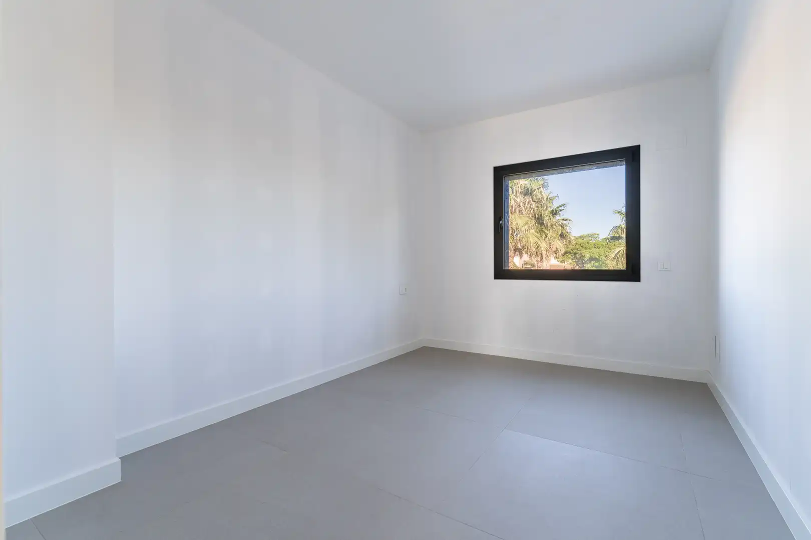 Habitación de Casa adosada en venta en Cambrils con Jardín privado, Piscina y Domótica
