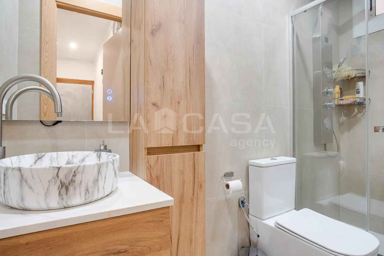 Baño de Piso en venta en Barcelona con Amueblado
