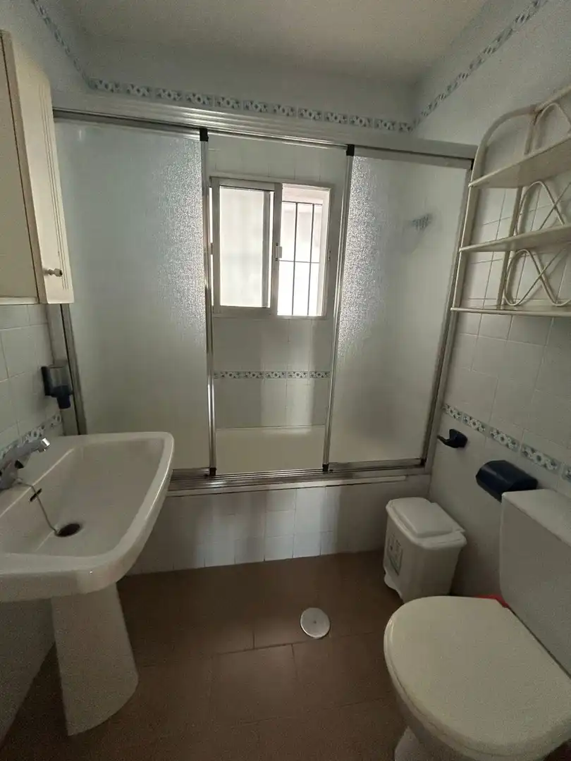 Bany de Casa o xalet en venda en Almonte amb Calefacció, Moblat i Piscina comunitària