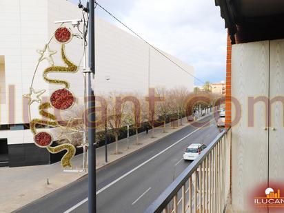 Vista exterior de Pis en venda en Alicante / Alacant amb Balcó