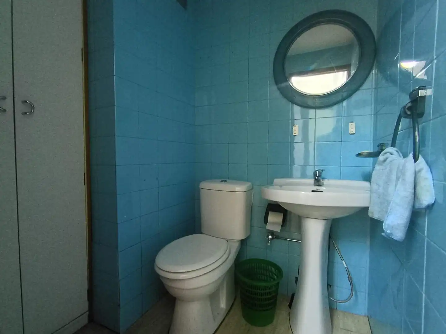 Bathroom of Office for rent in Madrid  with Air Conditioner and Heating
