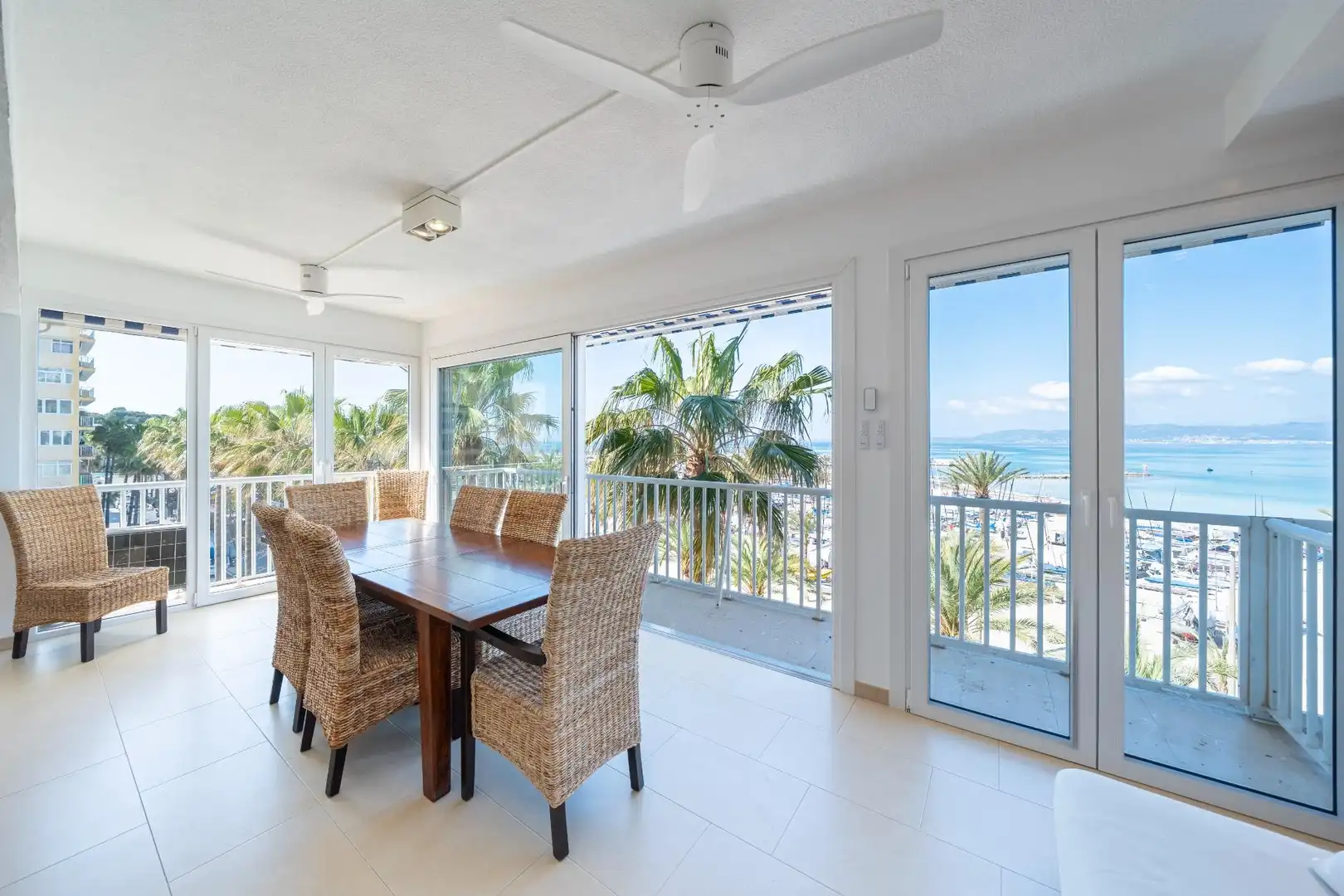 Appartamento con terrazza in vendita a Avenida MIRAMAR 11