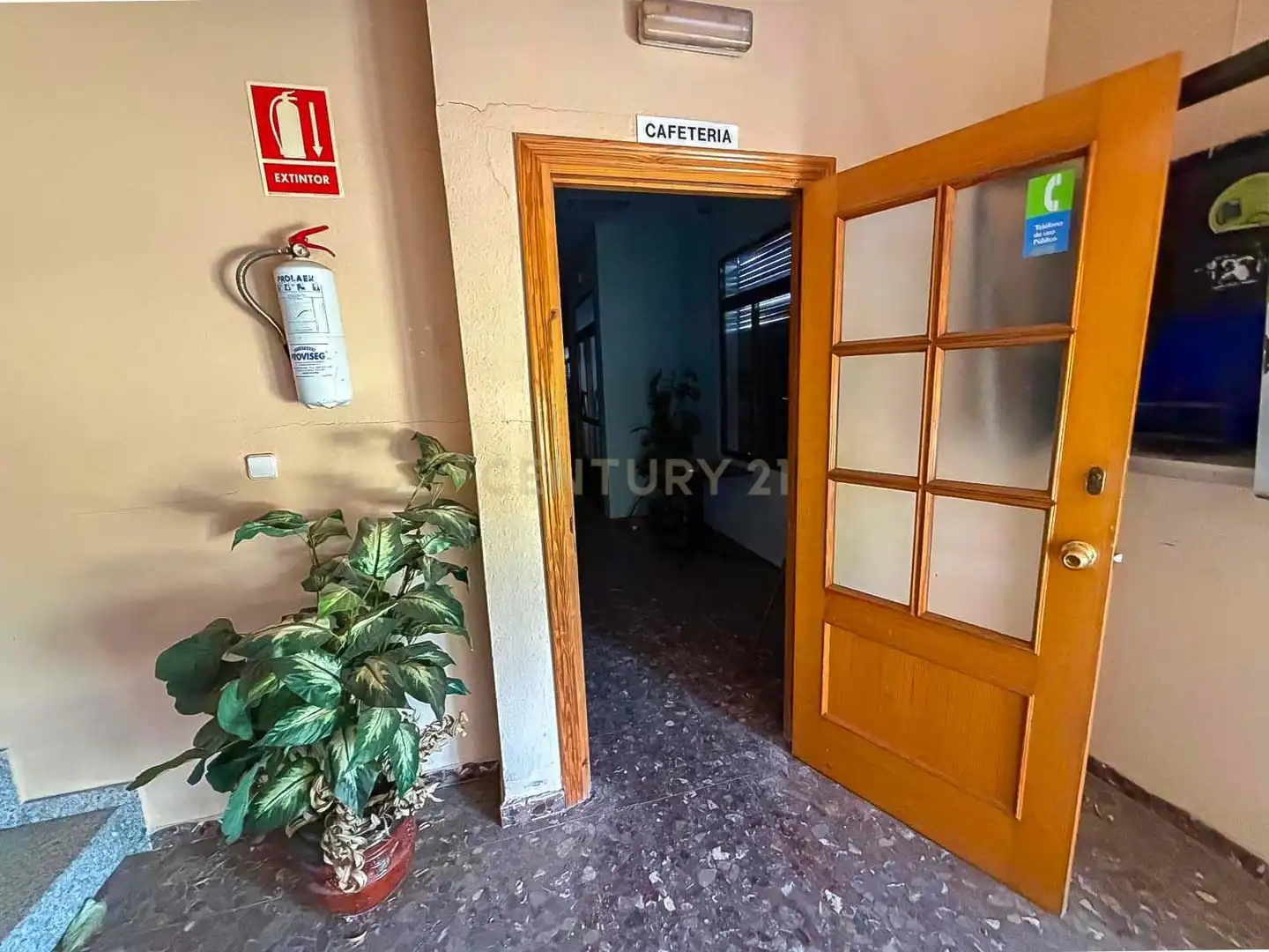 Local commercial à vendre à C8G2+P5 Aliseda, Spain, imagen 7