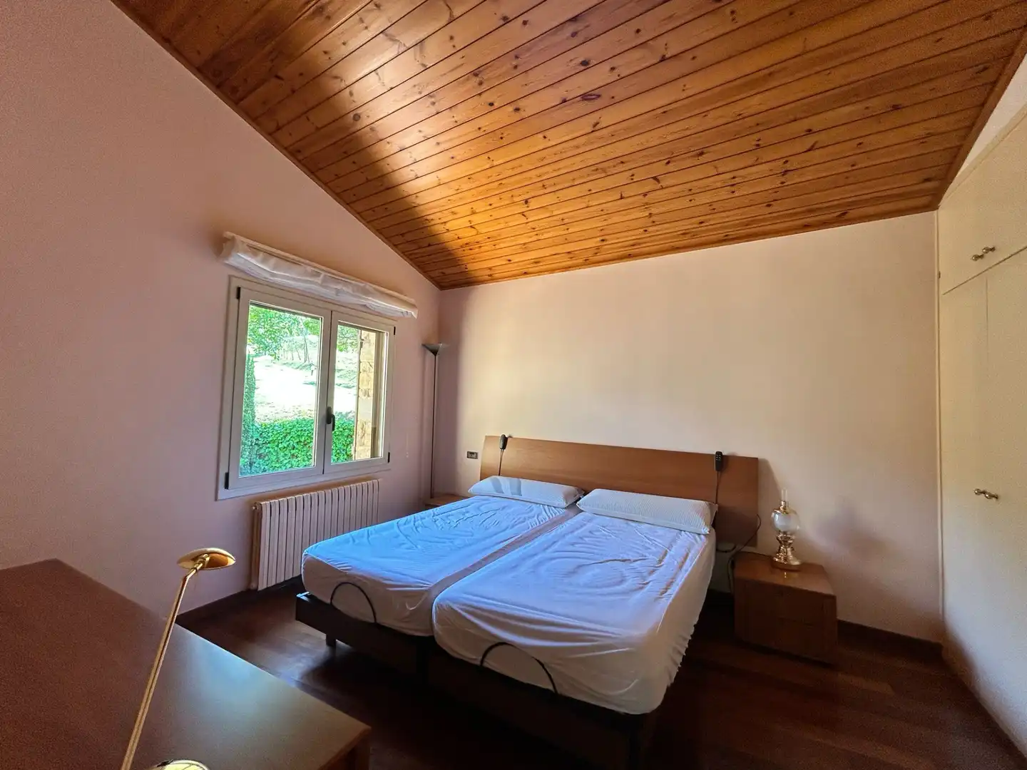 Habitación de Casa o chalet en venta en Sant Joan Les Fonts con Aire acondicionado, Calefacción y Parquet
