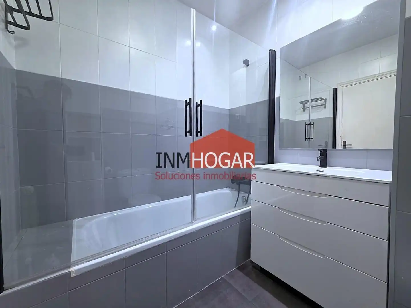 Baño de Piso en venta en Ávila con Calefacción, Parquet y Balcón