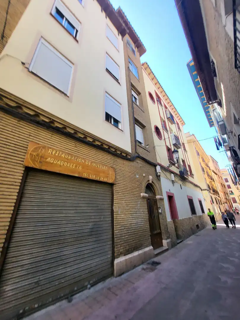Vista exterior de Piso en venta en Zaragoza con Calefacción