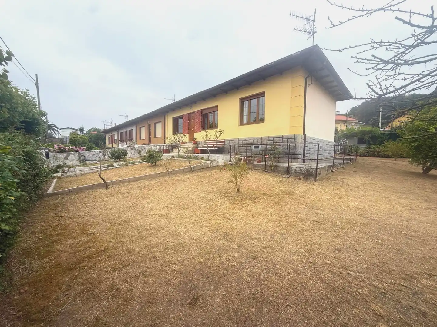 Vista exterior de Piso en venta en Castrillón con Calefacción, Jardín privado y Parquet