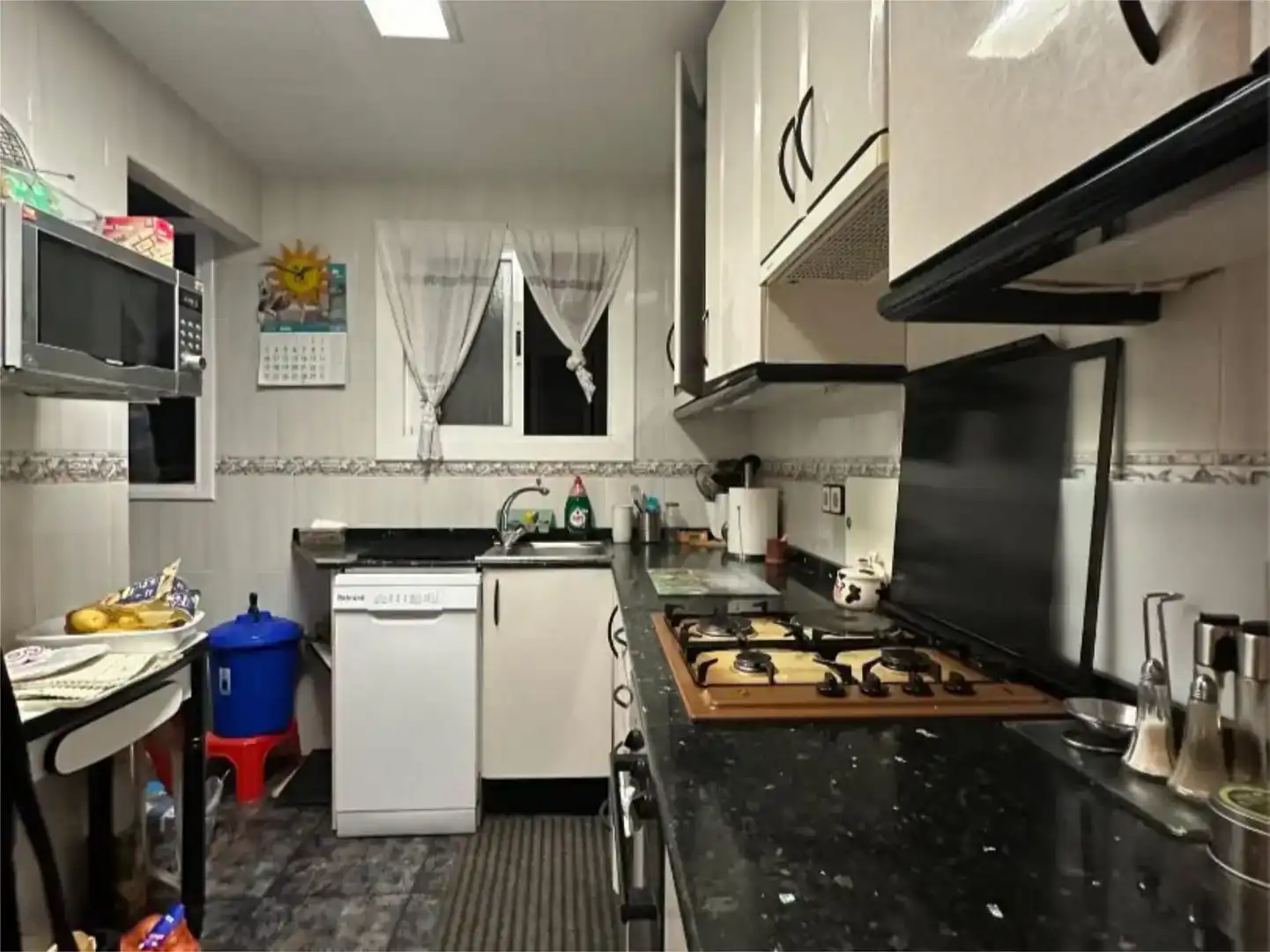 Kitchen of Flat for share in Centre