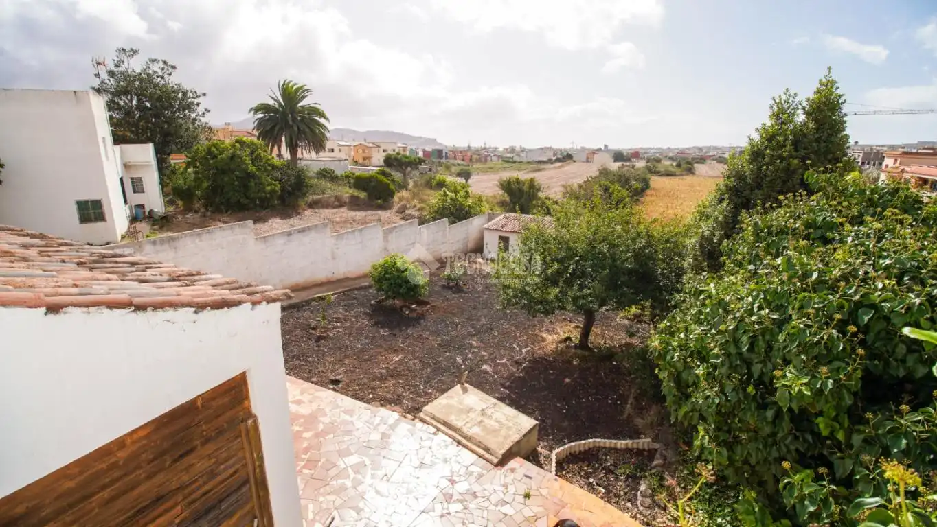 Piso en venta en San Cristóbal de la Laguna con Calefacción, Jardín privado y Parquet