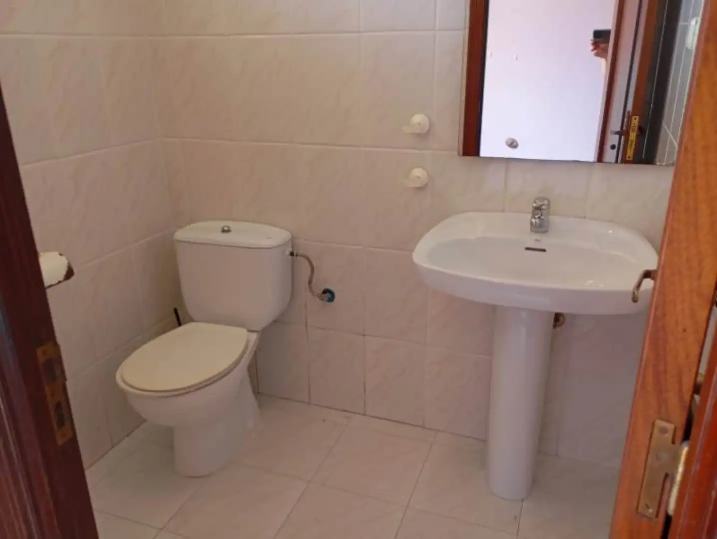 Badezimmer von Einfamilien-Reihenhaus zum Verkauf in Reocín mit Heizung und Terrasse