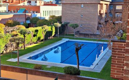 Swimming pool of Flat for sale in Valladolid Capital  with Heating, Parquet flooring and Community pool