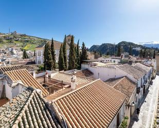 Vista exterior de Pis en venda en  Granada Capital amb Aire condicionat, Terrassa i Balcó