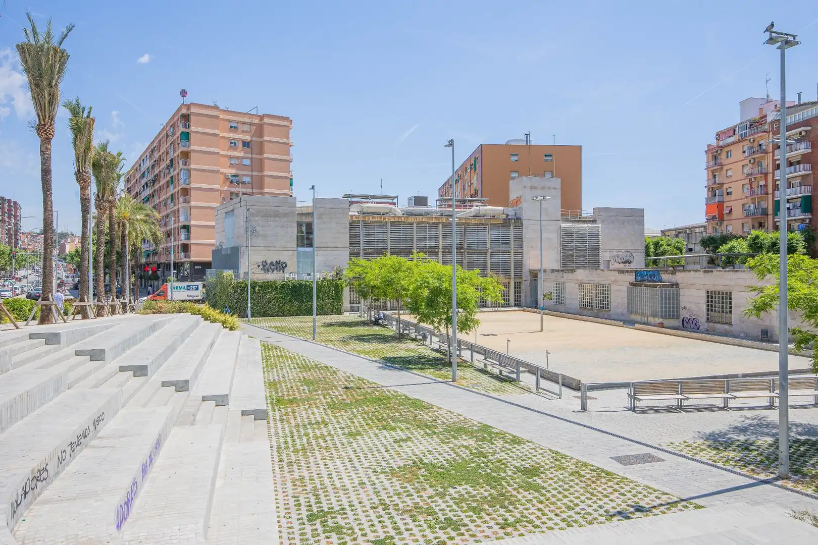 Außenansicht von Wohnung zum Verkauf in Badalona mit Klimaanlage, Heizung und Möbliert