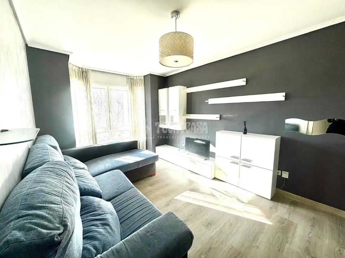 Sala de estar de Piso en venta en Camargo con Parquet