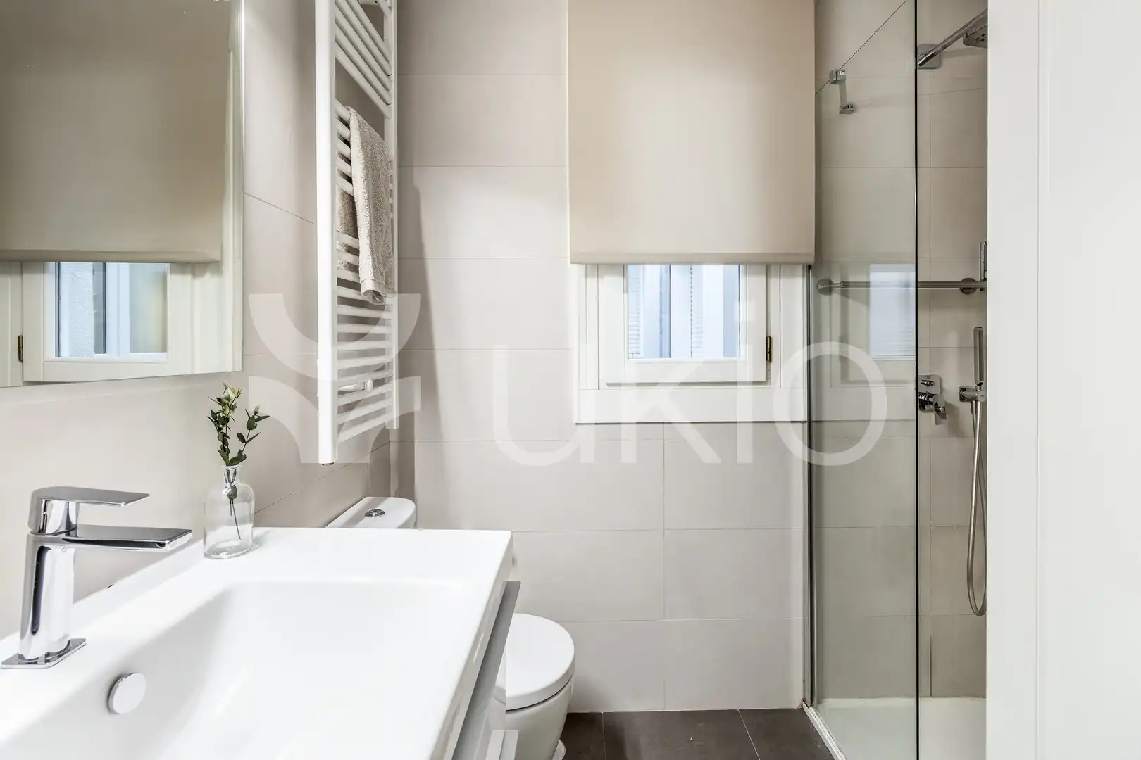 Badezimmer von Wohnungen zur Miete in Madrid mit Klimaanlage, Heizung und Möbliert