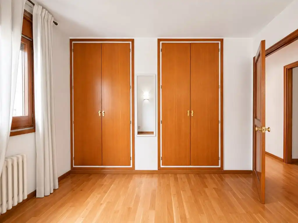 Habitación de Piso en venta en Girona con Balcón