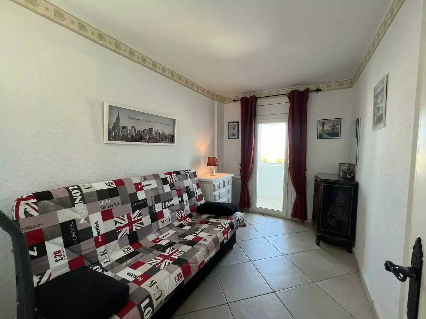 Sala de estar de Apartamento en venta en Empuriabrava con Terraza y Amueblado
