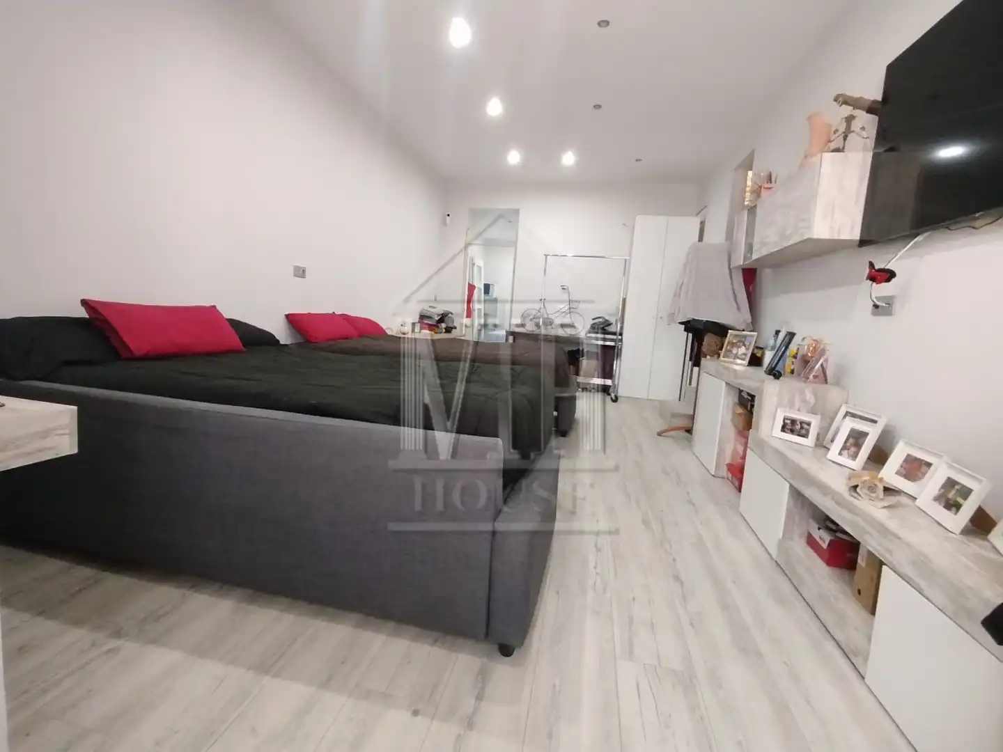 Schlafzimmer von Einfamilien-Reihenhaus zum Verkauf in Badalona mit Klimaanlage, Heizung und Parkett