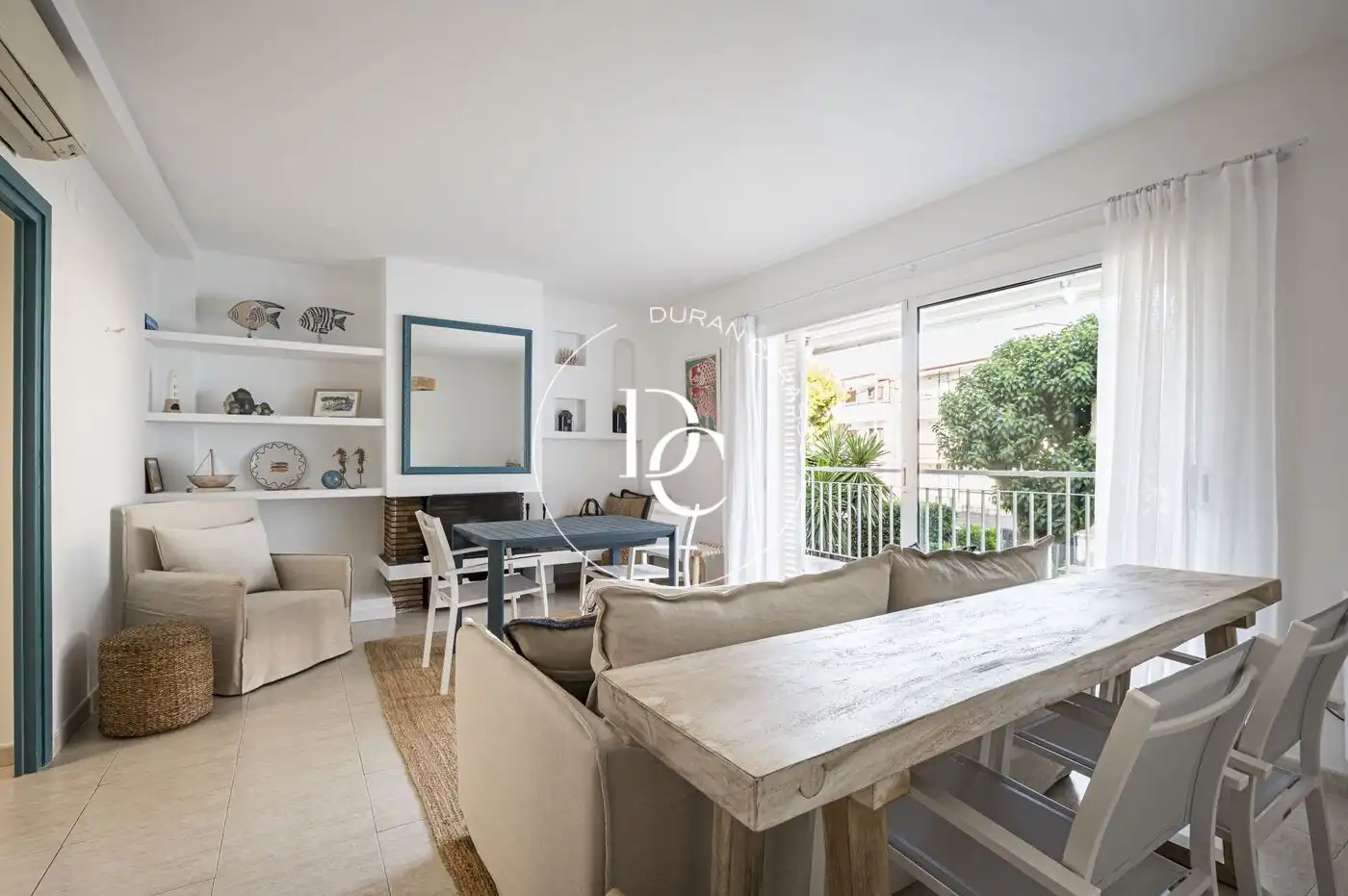 Außenansicht von Wohnung zum Verkauf in Sitges mit Klimaanlage, Heizung und Privatgarten