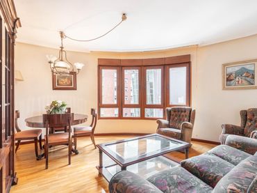 Appartement avec ascenseur à vendre à Calle CARDENAL CISNEROS 1