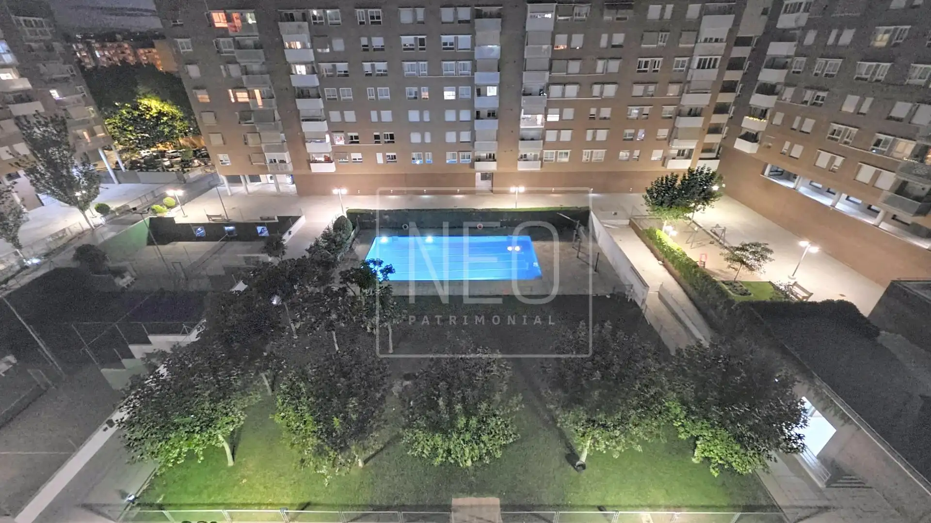 Schwimmbecken von Wohnung zum Verkauf in Alcorcón mit Klimaanlage, Heizung und Privatgarten