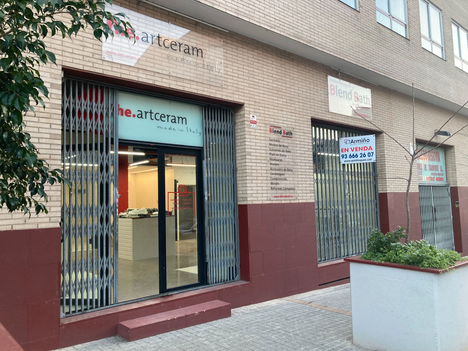 Exterior view of Premises for sale in Sant Feliu de Llobregat  with Air Conditioner