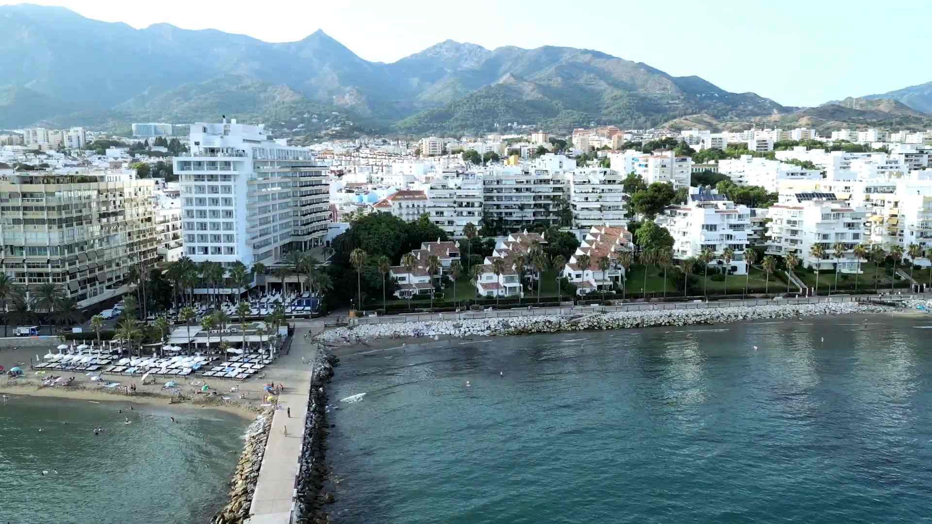 Exterior view of Apartment for sale in Marbella  with Heating, Alarm and Community pool