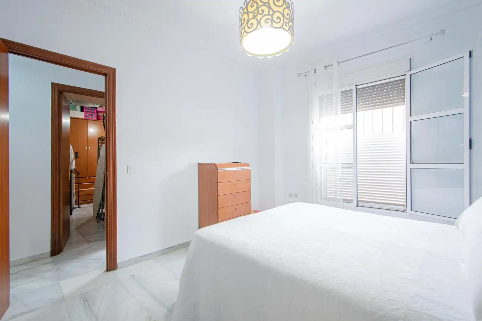 Habitación de Planta baja en venta en Gelves con Aire acondicionado