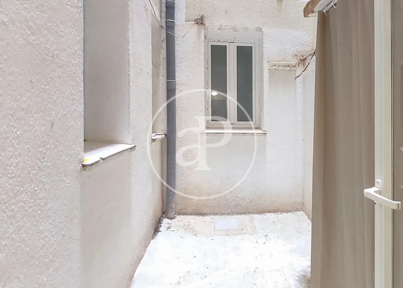 Flat for rent in Madrid  with Heating and Furnished