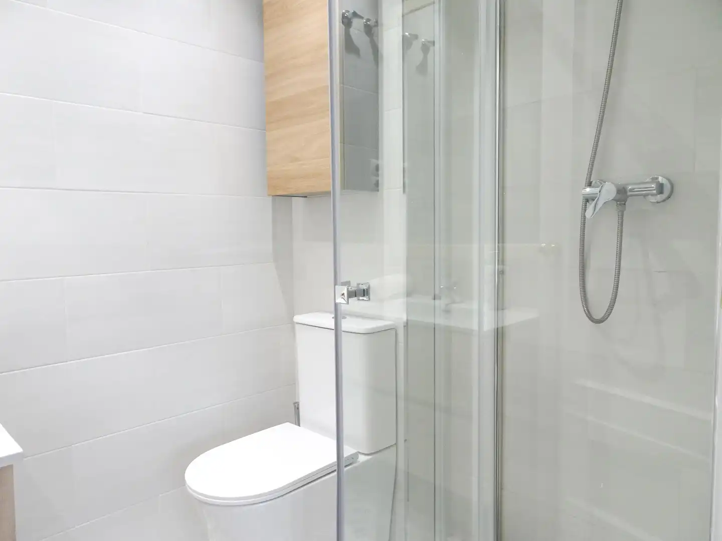 Badezimmer von Wohnung zur Miete in Málaga mit Klimaanlage, Privatgarten und Terrasse