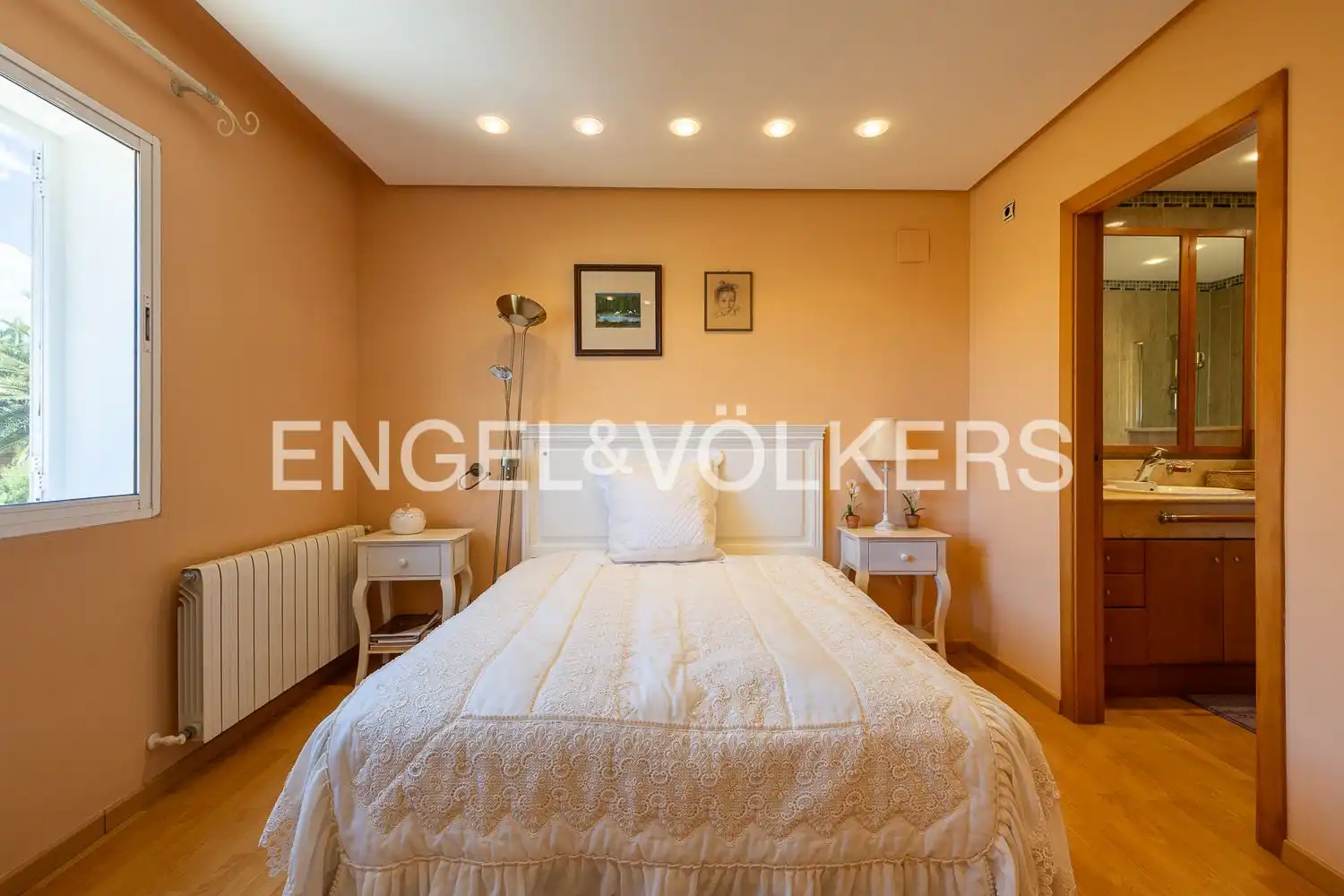 Habitación de Casa o chalet en venta en Dénia con Aire acondicionado, Calefacción y Jardín privado